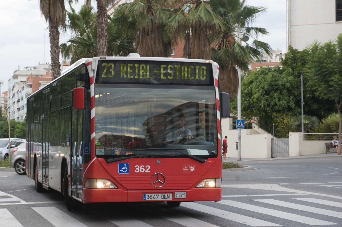 La emt de tarragona adjudica la compra de tres autobuses de hidrogeno a caetanobus