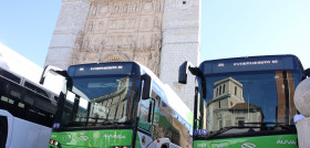 Auvasa presenta otros 15 nuevos autobuses gnc de solaris