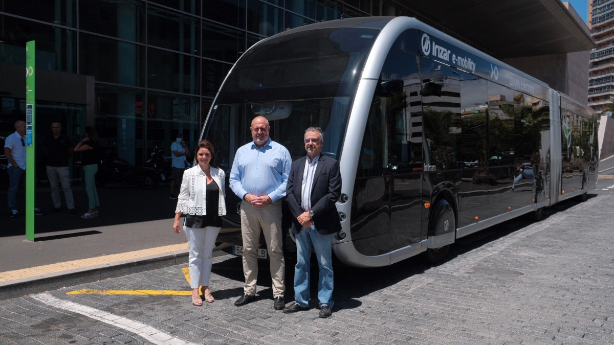 Titsa prueba dos autobuses electricos de irizar e mobility