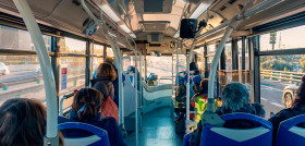 Las lanzaderas a los poligonos de valencia transportan en seis meses a mas usuarios que en todo 2021