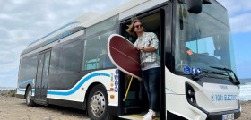 Iveco bus y rivera group apoyan el surf en gran canaria
