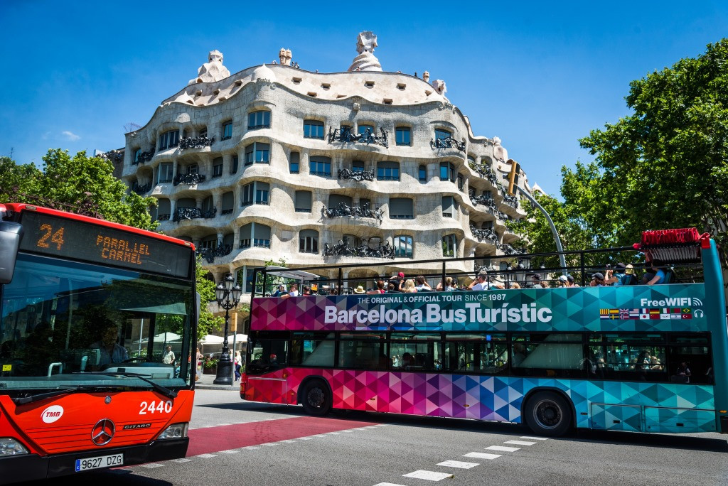 Tmb renueva su flota con 98 nuevos autobuses