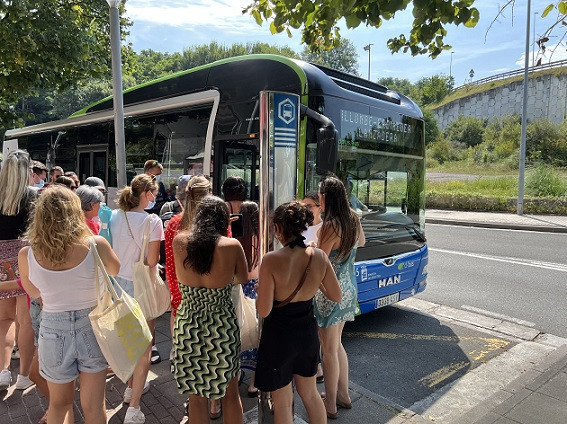 Mas de 24000 viajeros usaron el autobus lanzadera de dbus