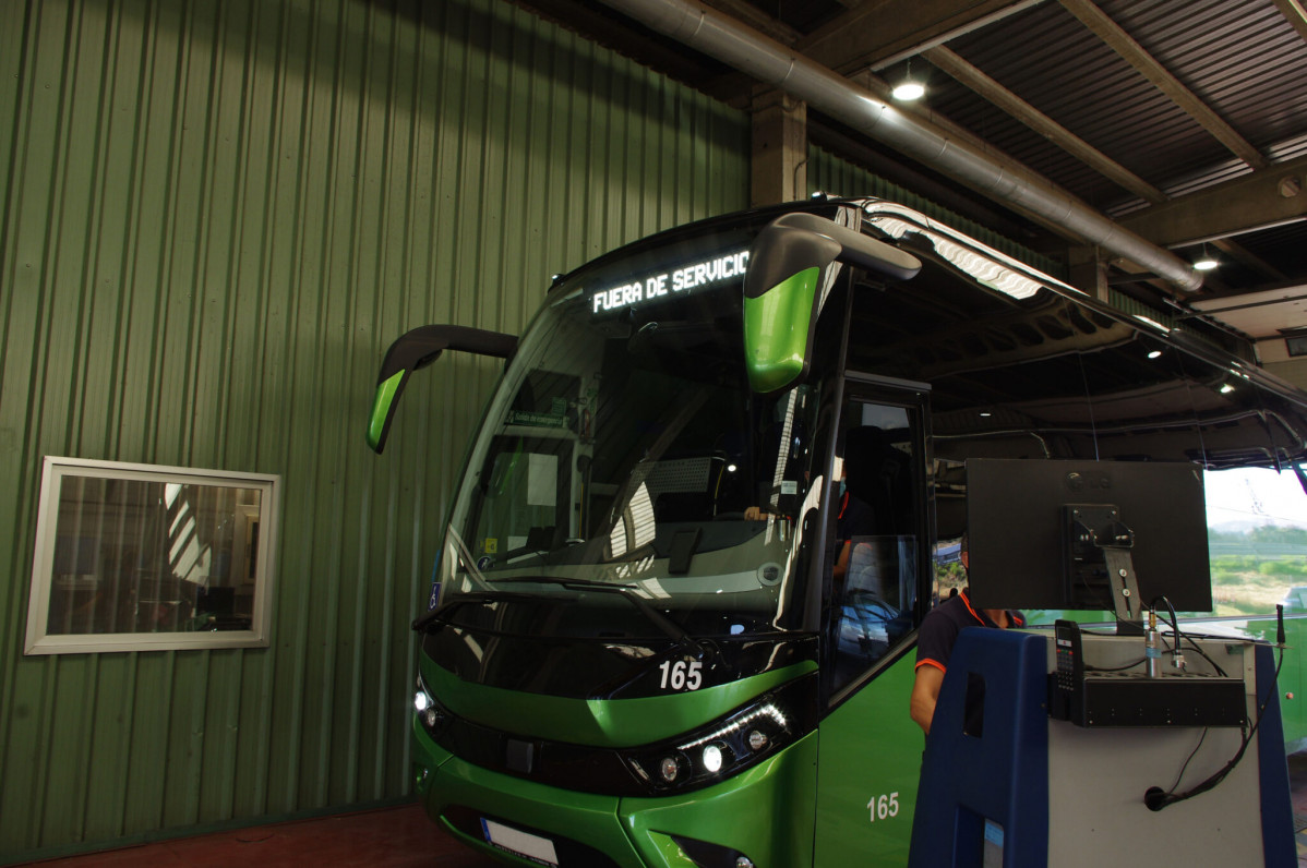 Aeca itv pone el foco en los autocares de transporte escolar