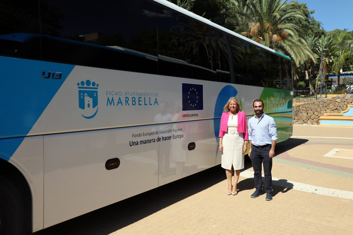 Marbella refuerza la flota de transporte escolar con dos autobuses hibridos