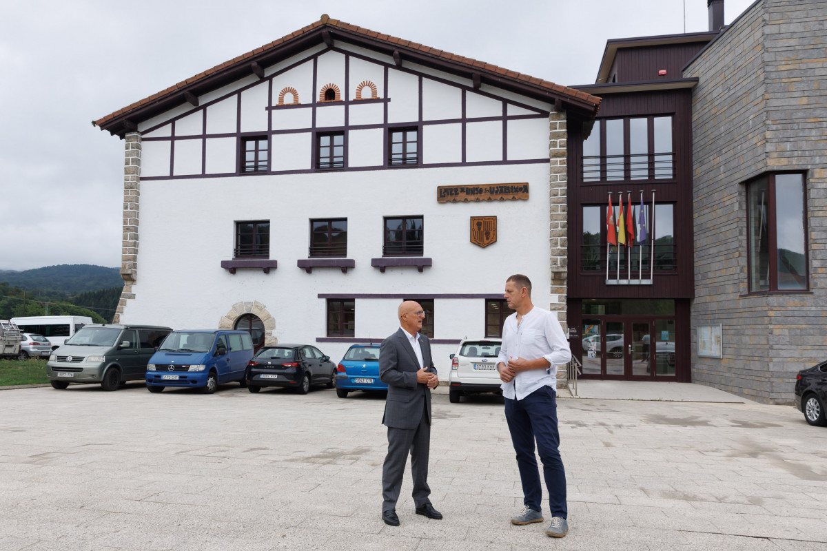 Navarra anuncia vehiculos a la demanda en el municipio de larraun