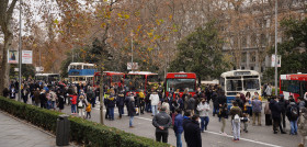 La emt de madrid expone sus autobuses historicos por la semana de la movilidad