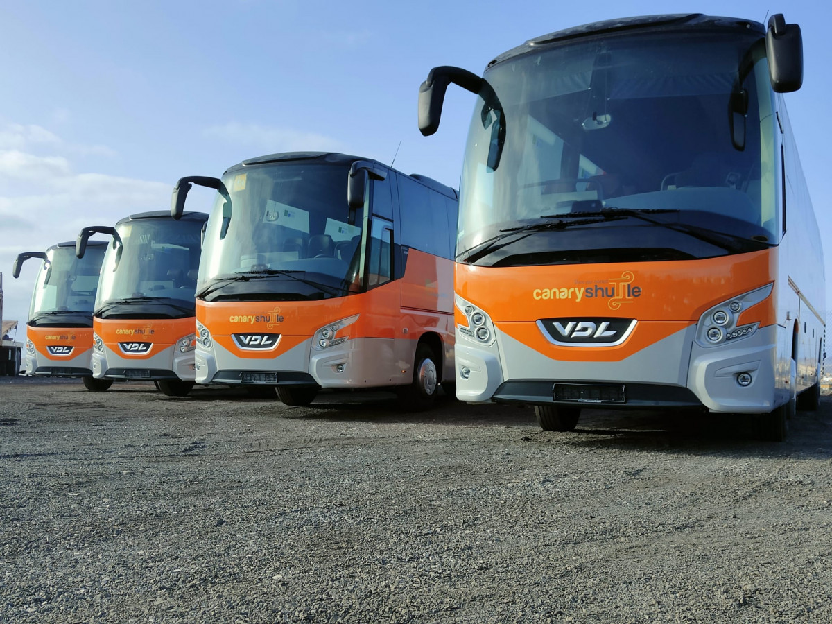 El grupo canario 1844 recibe 10 futuras de vdl bus coach