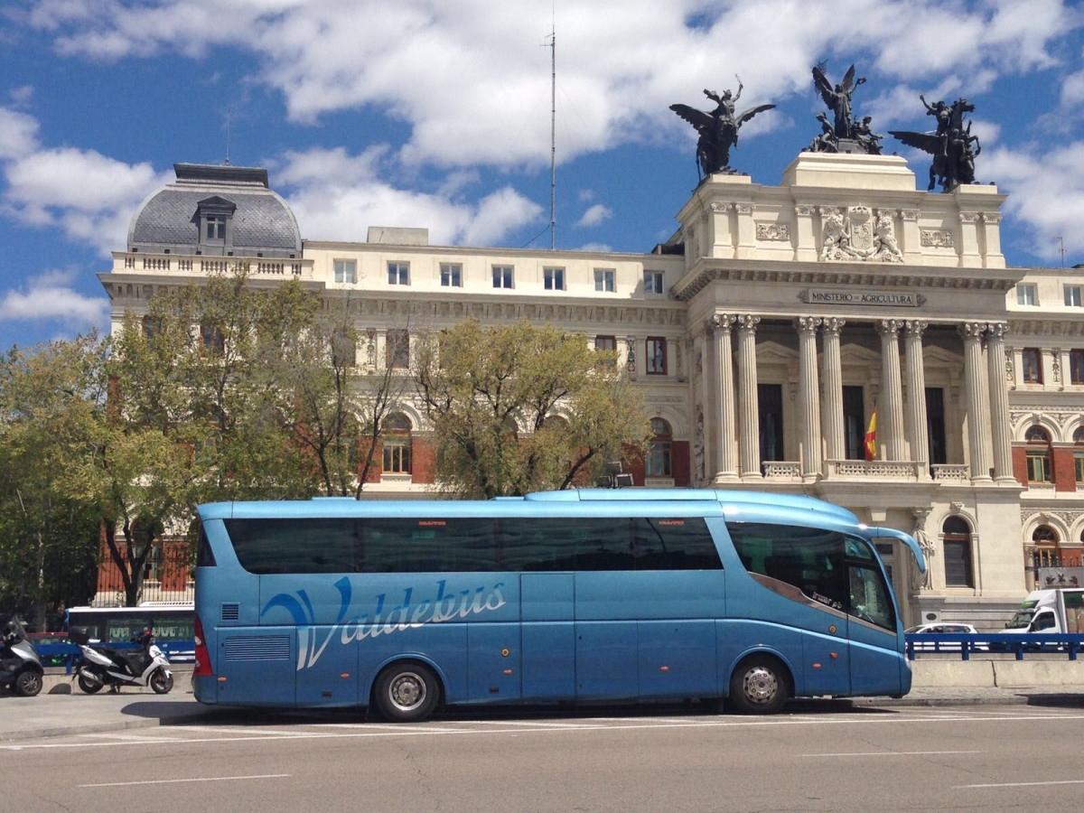 El uso del transporte especial y discrecional crece un 65 en agosto