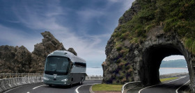 Irizar presenta el i6s efficient en rimini y lyon