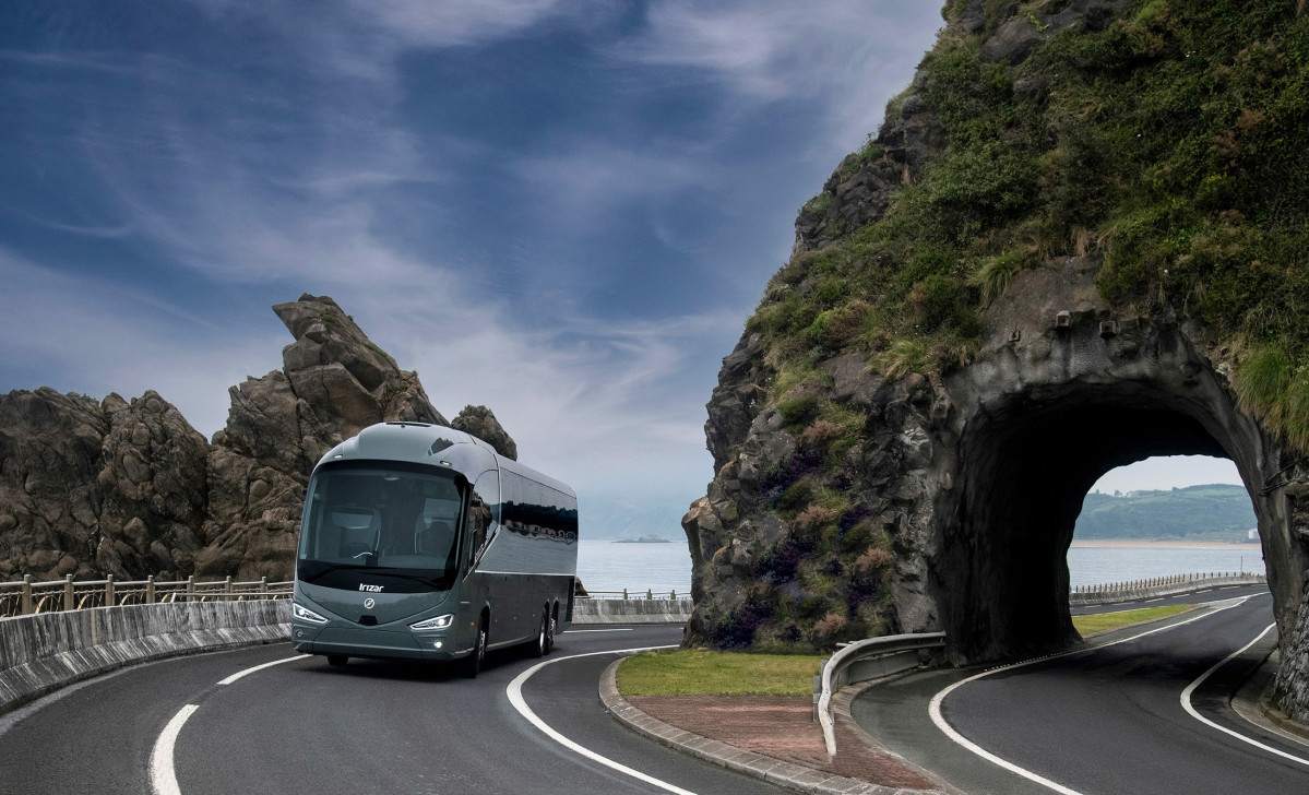 Irizar presenta el i6s efficient en rimini y lyon