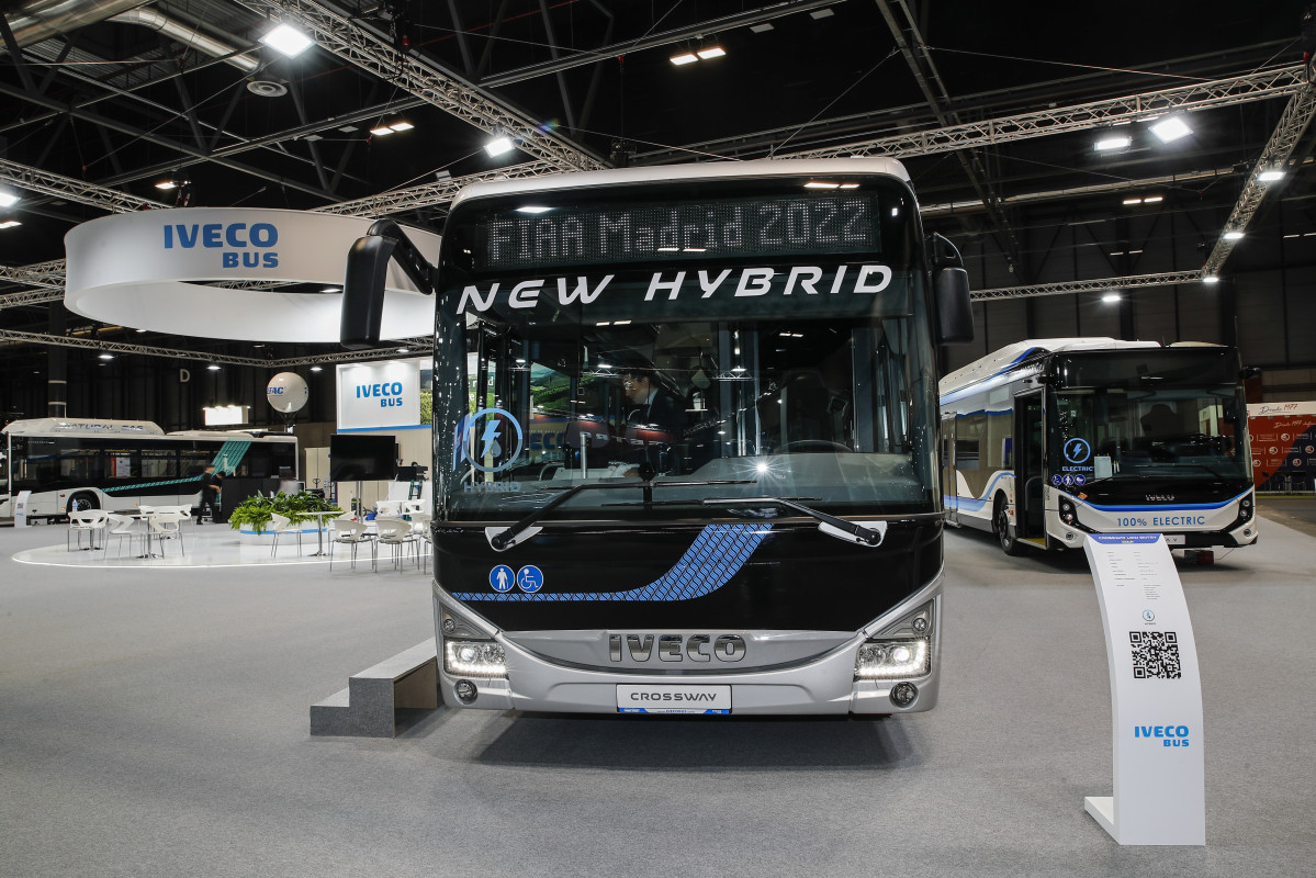 Iveco bus realiza en fiaa el estreno mundial del crossway low ntry hybrid