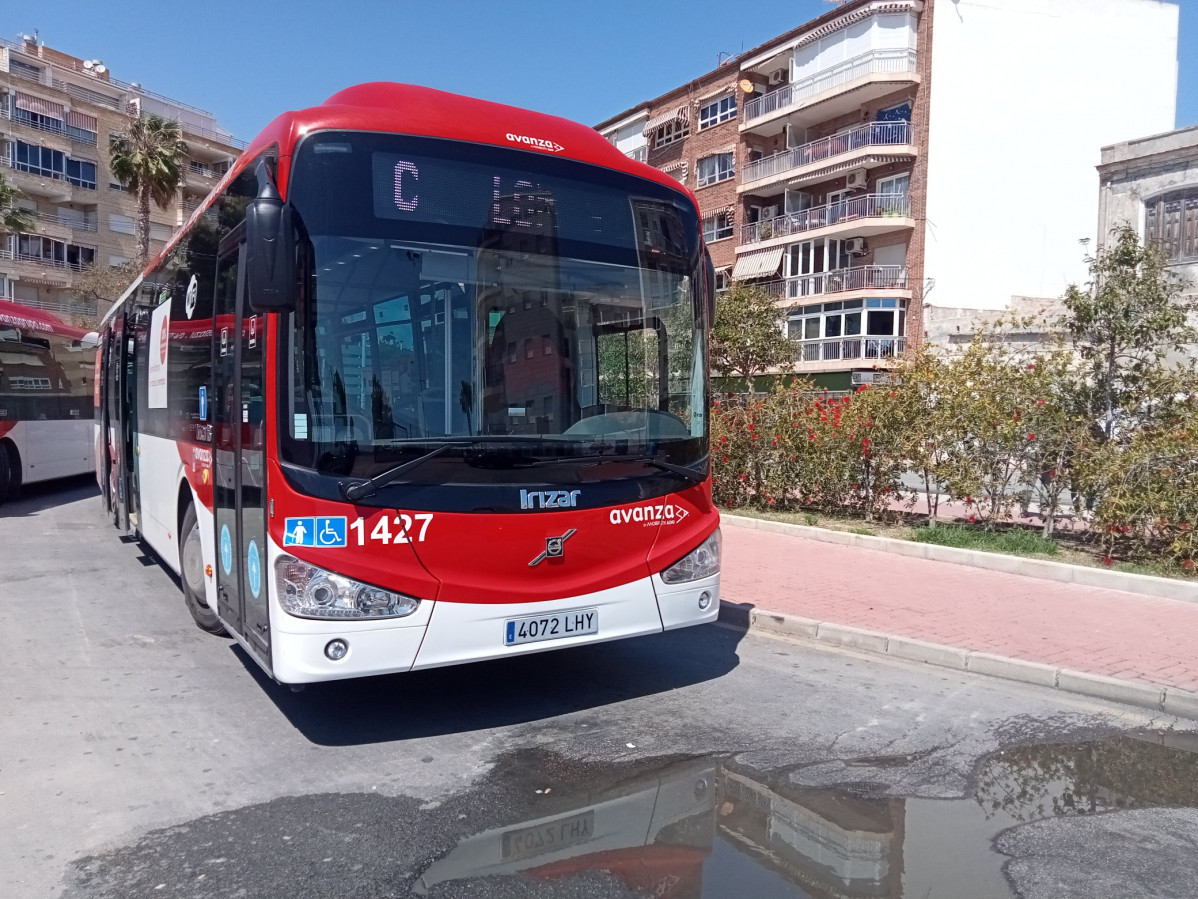 Torrevieja adjudica la compra de 32 autobuses a solaris