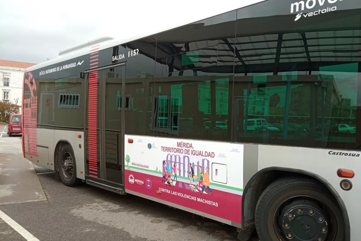 El autobus urbano de merida supera la cifra de usuarios de 2019