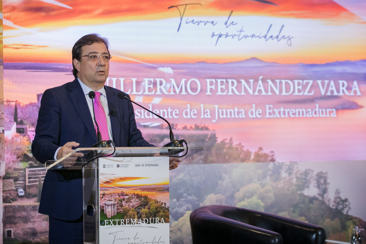 Extremadura contempla crear un bono gratuito para las lineas regulares
