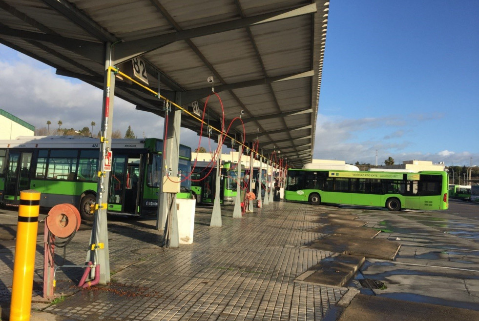 Aucorsa invierte 967000 euros en la compra de tres autobuses de gnc