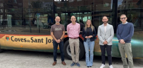 Vall de uxo presenta un autobus iíbrido de mercedes benz