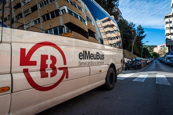 Tmb pondra en marcha otro servicio de autobus a la demanda