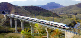El mitma modifica las condiciones de los abonos gratuitos de renfe