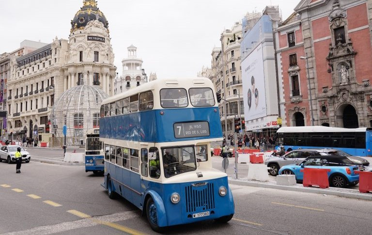 La emt de madrid exhibe de nuevo sus autobuses historicos