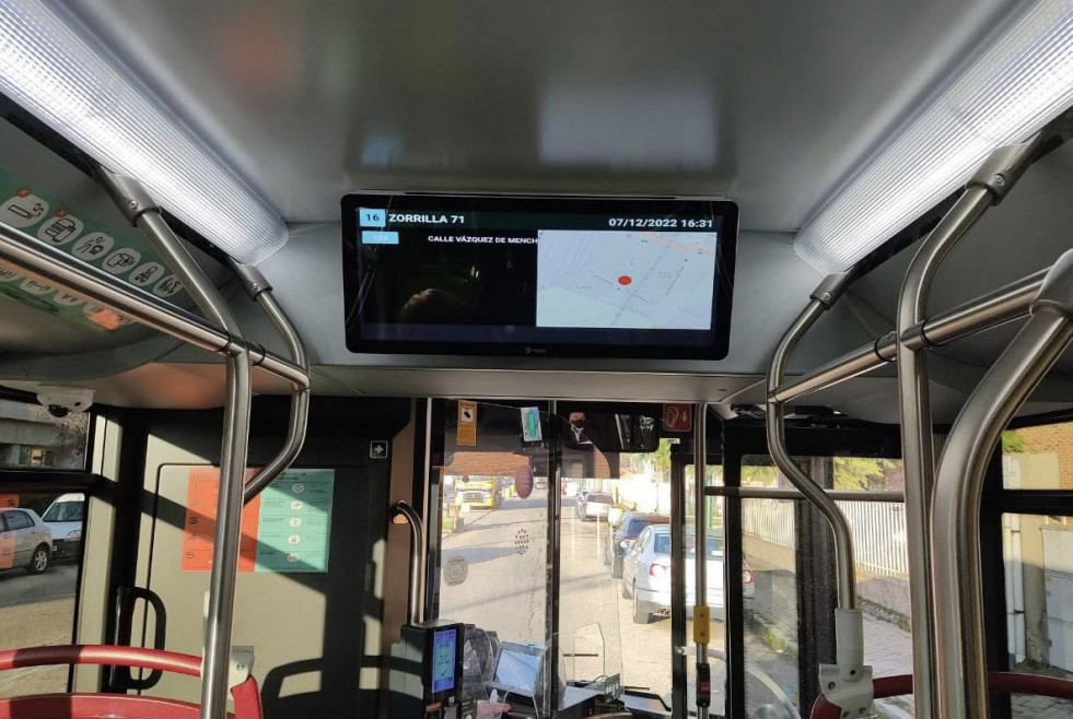 Auvasa instala pantallas multimedia a bordo de sus autobuses