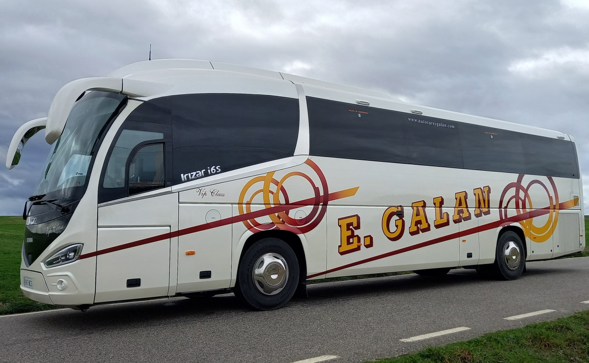 Autocares galan adquiere un i6s efficient de irizar sobre scania