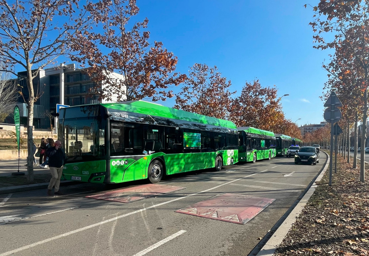 Sagales estrena ocho autobuses electricos de solaris en manresa