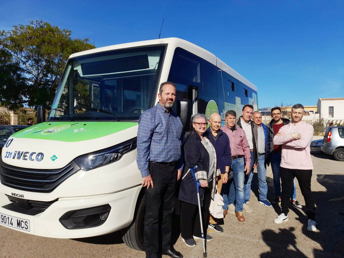 La emt de palma estrena un minibus Iveco de ocho metros y gnc