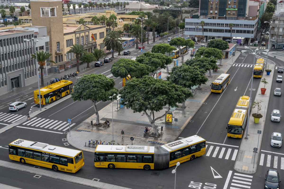 Guaguas municipales licita 10 autobuses articulados de 21 metros