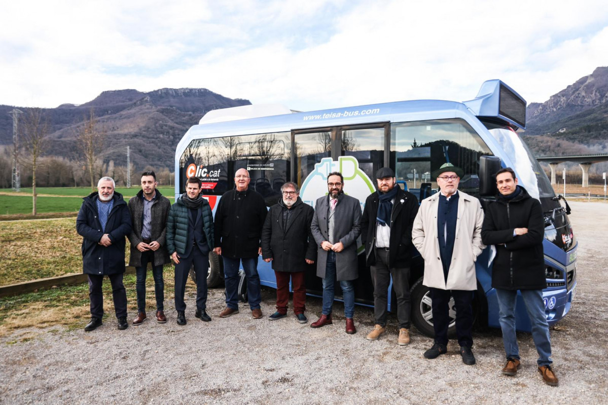 Teisa presenta el primer microbus electrico en un transporte a la demanda