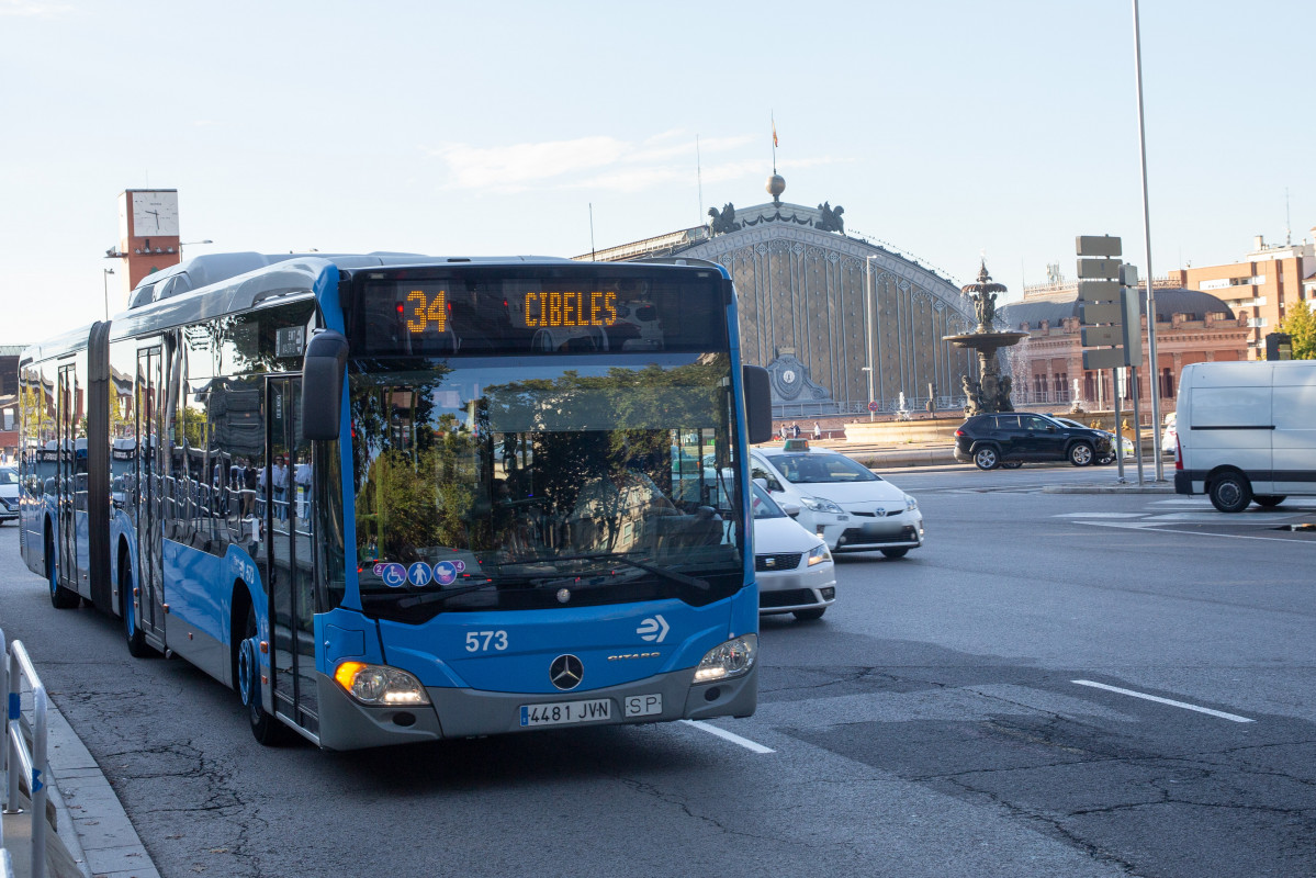 La emt de madrid transporta 76 millones de usuarios mas que en 2021