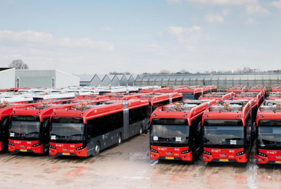 La flota espanola de autobuses diesel era del 90 en 2021 segun acea