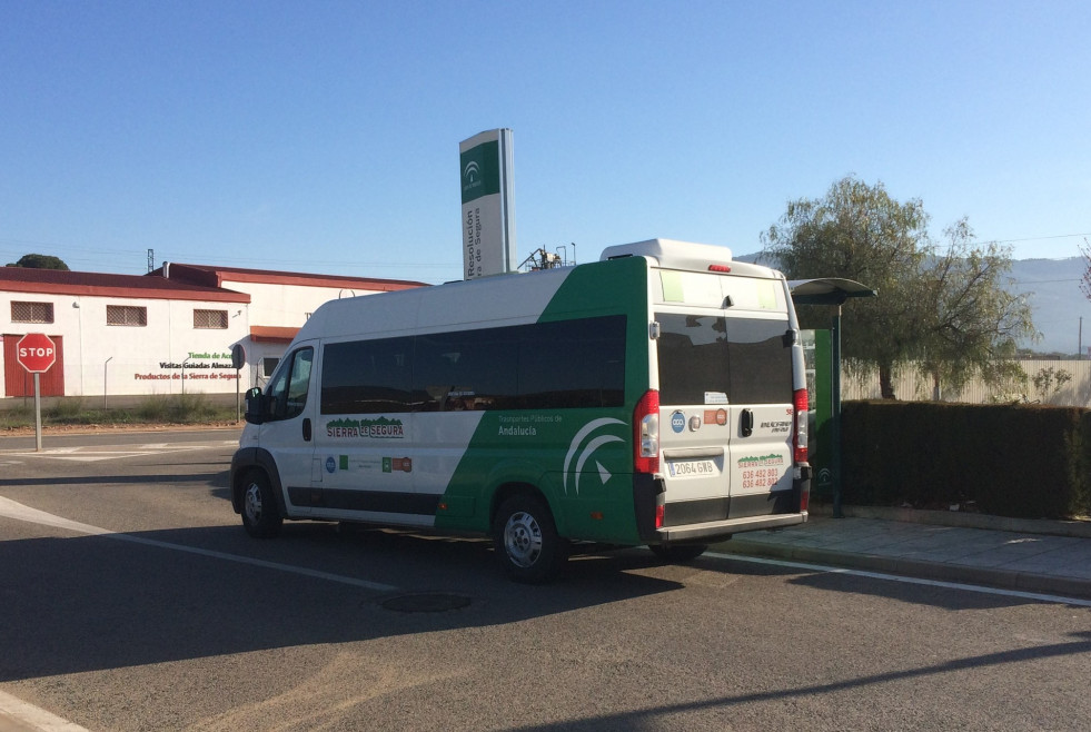 Andalucia implantara 33 nuevas rutas de transporte a la demanda en zonas rurales