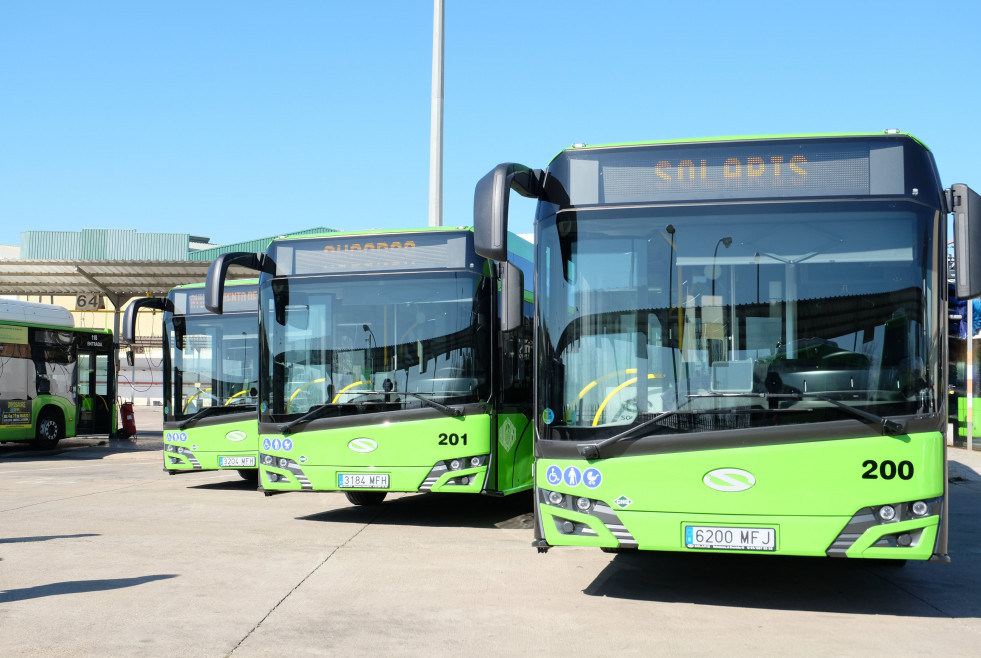 Aucorsa presenta tres nuevos autobuses hibridos de solaris