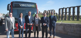 Vectalia incorpora cuatro nuevos autobuses hibridos en merida