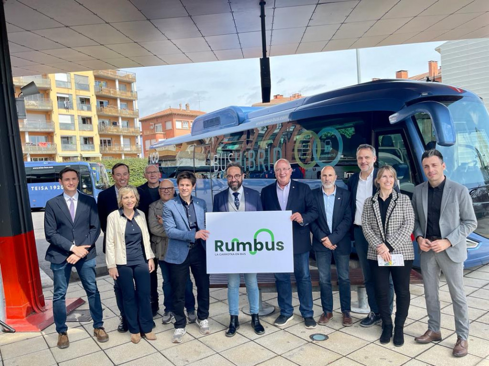 Teisa presenta el nuevo autobus lanzadera rumbus