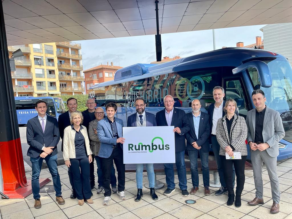 Teisa presenta el nuevo autobus lanzadera rumbus