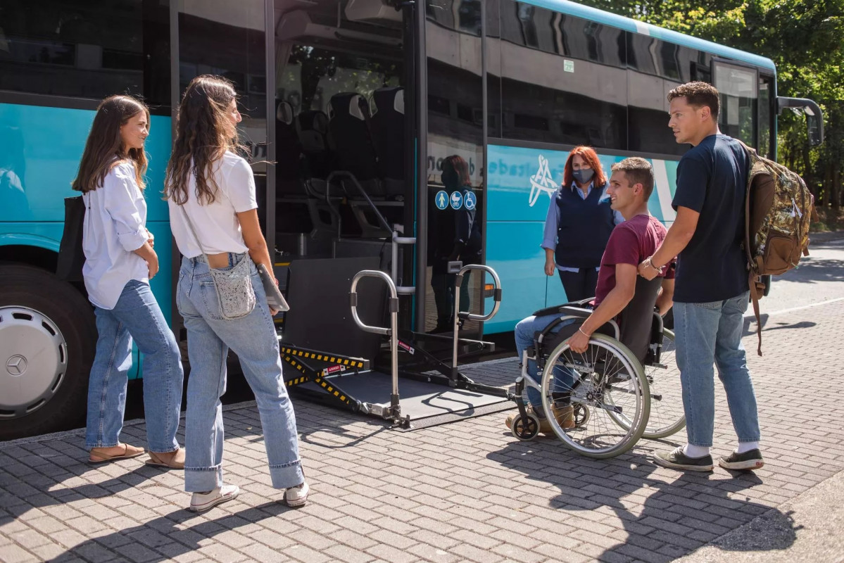 La xunta activa un nuevo servicio de autobus para acceder a la estacion de ferrol