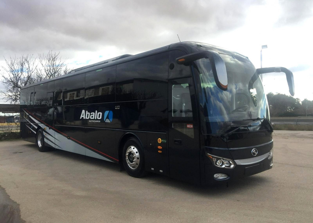 Abalo adquiere su segundo autocar u13x de king long