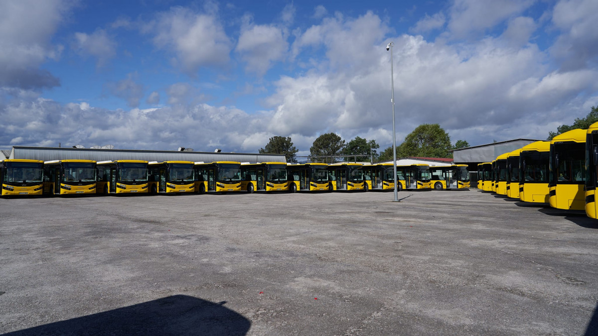 Ourense recibe 15 autobuses scania carrozados por unvi
