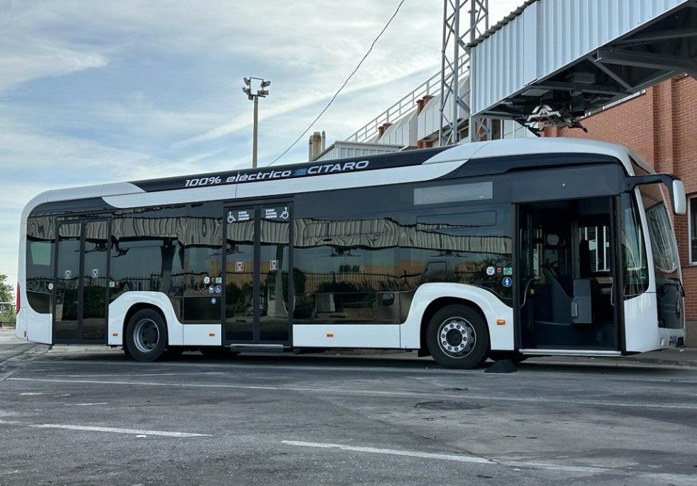 Avanza prueba en zaragoza el ecitaro electrico de mercedes benz