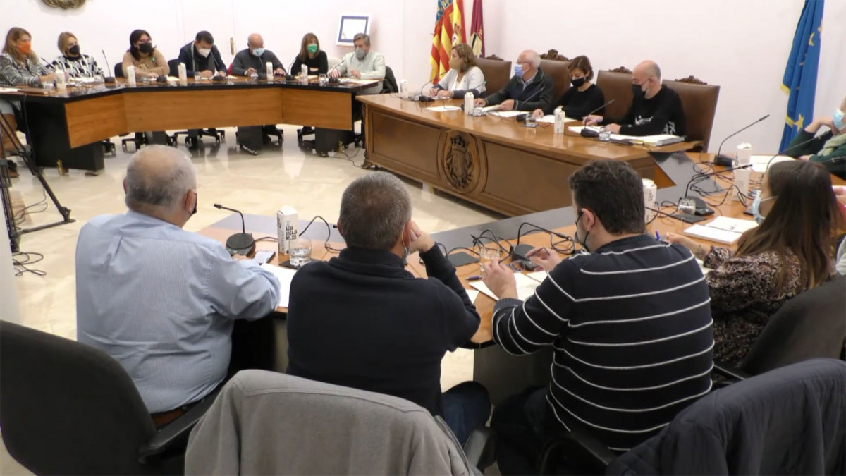 Denia aprueba sacar a concurso el servicio de autobus urbano