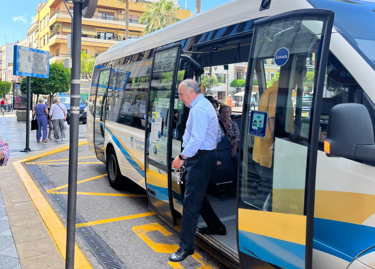 Algeciras instala pantallas informativas en las paradas