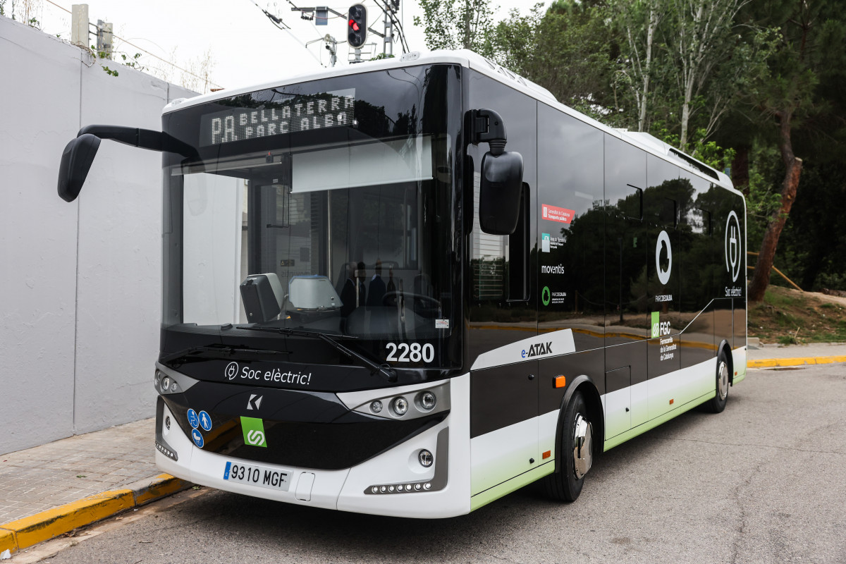 Moventis pone en marcha un midibus electrico karsan en la estacion de bellaterra