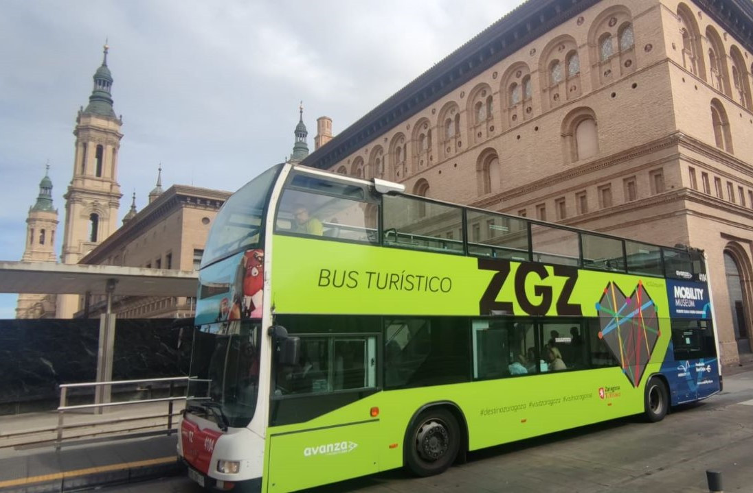 Comienza a funcionar el bus turistico de zaragoza