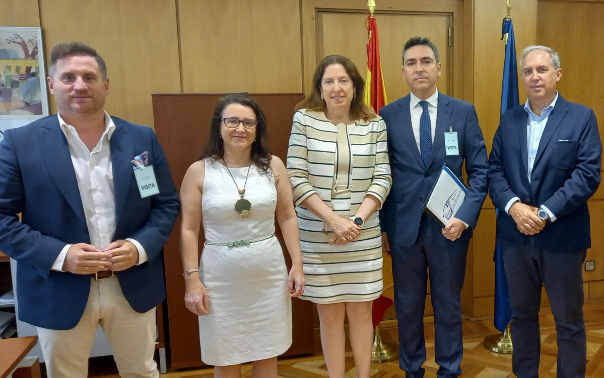 Direbus avisa de la falta de vehiculos de transporte escolar