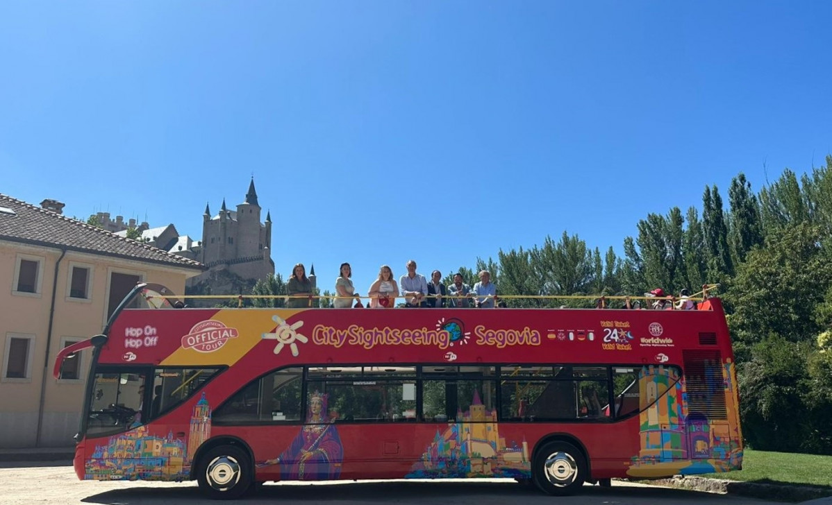 Comienza a funcionar el autobus turistico de segovia