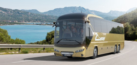 El autocar tourliner de neoplan cumple 20 anos en las carreteras