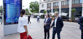 La emt de malaga instala 230 nuevas pantallas digitales