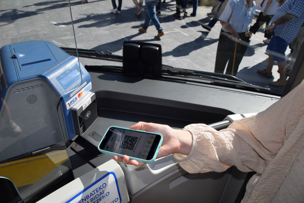 Dbus implanta el pago con codigo qr en los autobuses